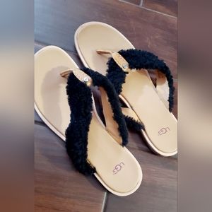 NWOT Ugg Flip Flops